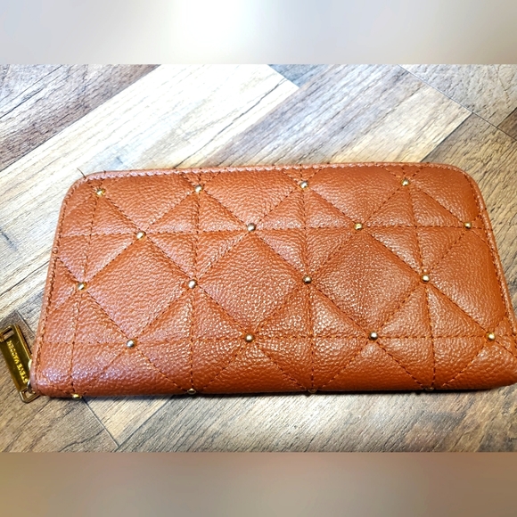 Steve Madden Brown & Gold Quilted Stud Studded Zip up Wallet - Picture 9 of 9